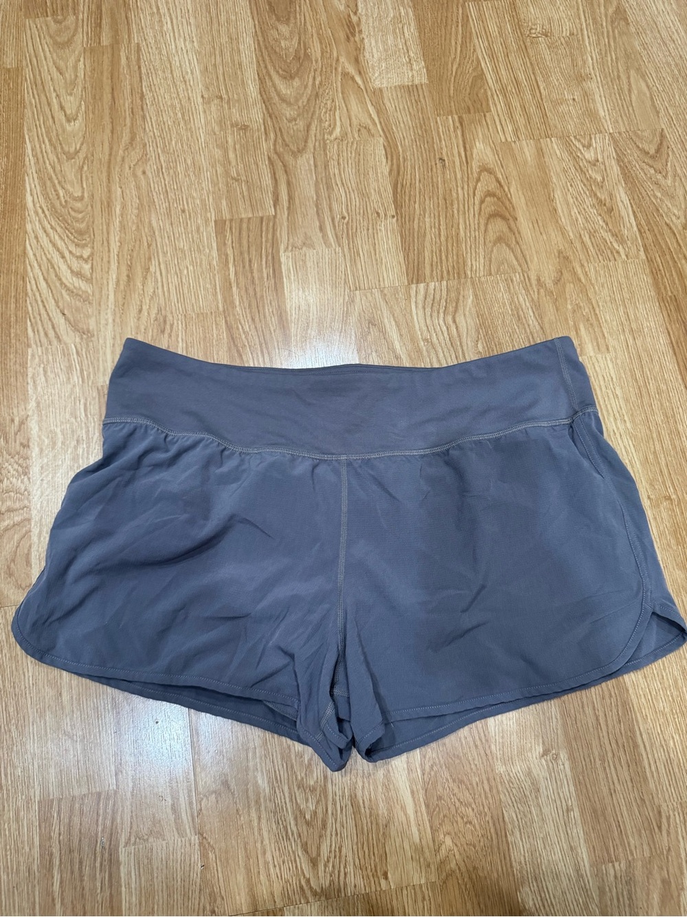 Yummie by Heather Thomson Women's Athletic Shorts in Slate